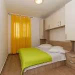 Villa-ines Center