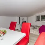 Villa-ines Center *