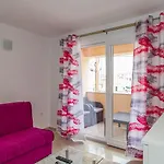 Villa-ines Center