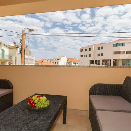 Villa-ines Center דירה *